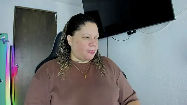 Snapshot of mariana_maze chatting on December 10, 2:16 am mariana maze online show from December 10, 2:16 am