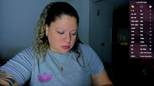 Snapshot of mariana_maze chatting on December 29, 12:55 pm mariana maze online show from December 29, 12:55 pm