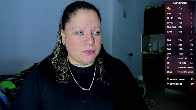 Snapshot of mariana_maze chatting on January 8, 4:02 am mariana maze online show from January 8, 4:02 am