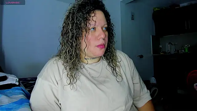 Snapshot of mariana_maze chatting on January 12, 4:42 am mariana maze online show from January 12, 4:42 am