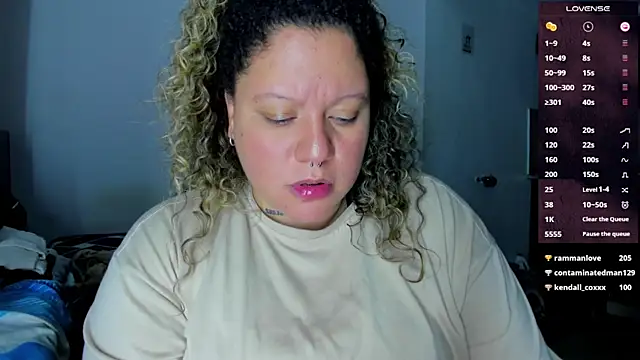 Snapshot of mariana_maze chatting on January 13, 9:41 am mariana maze online show from January 13, 9:41 am