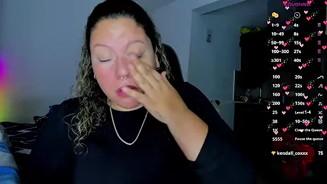 Snapshot of mariana_maze chatting on February 7, 7:07 am mariana maze online show from February 7, 7:07 am