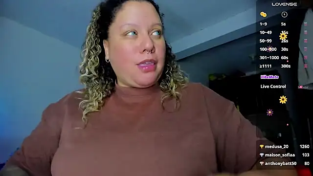 Snapshot of mariana_maze chatting on March 22, 9:13 am mariana maze online show from March 22, 9:13 am