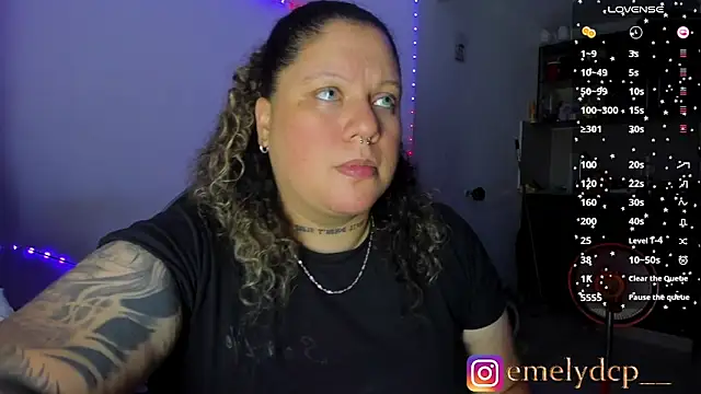 Snapshot of mariana_maze chatting on October 16, 4:13 am mariana maze online show from October 16, 4:13 am