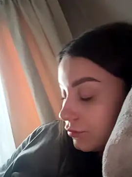 ellie ssexy online show from December 3, 5:26 am