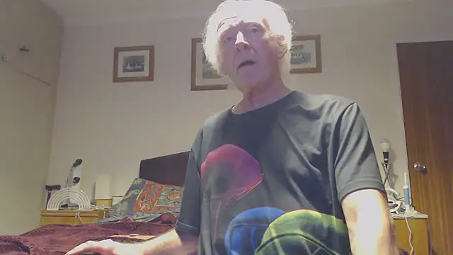 WaverlyKernow online show from December 2, 8:11 pm