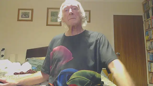 WaverlyKernow online show from January 1, 3:03 pm