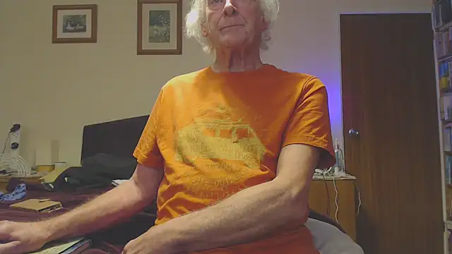 WaverlyKernow online show from January 25, 4:24 pm