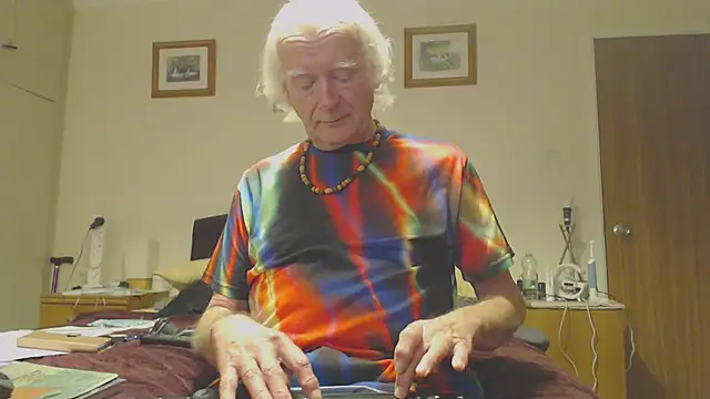 WaverlyKernow online show from February 7, 3:41 pm