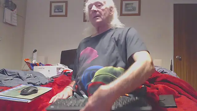 WaverlyKernow online show from February 16, 8:21 am