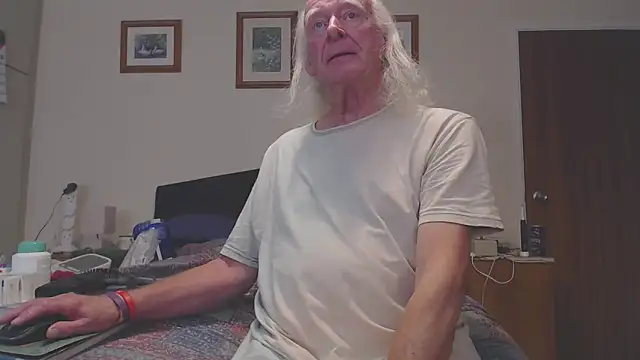 WaverlyKernow online show from April 2, 1:53 pm