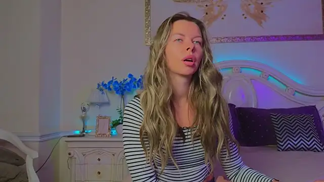 Real Tini online show from October 14, 11:44 am