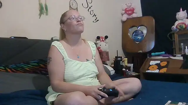 Toybox13 Pika online show from November 5, 5:35 pm