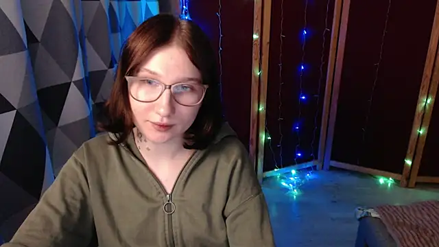 Emma and Tyller online show from December 11, 4:42 pm