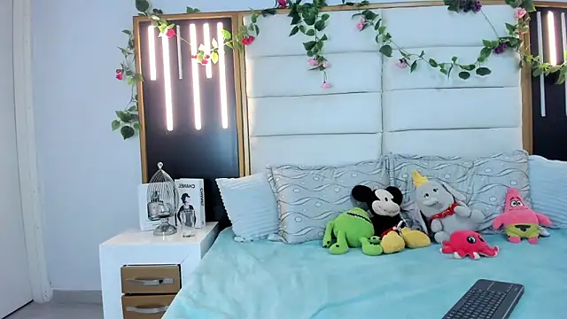 pretty ariiel online show from February 4, 4:05 am