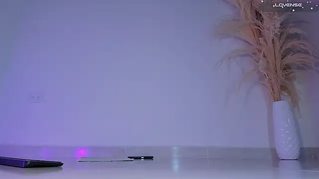 Snapshot of Katherinlevinee1 chatting on February 6, 7:28 pm Katherinlevinee1 online show from February 6, 7:28 pm