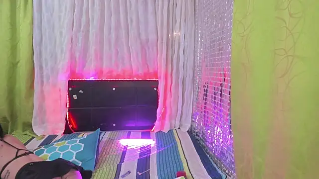 Snapshot of Megan_Miles02 chatting on February 24, 1:02 am Megan Miles02 online show from February 24, 1:02 am