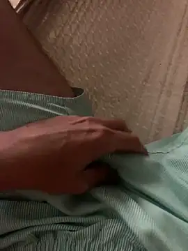 Snapshot of bruno106969 chatting on February 10, 2:59 am bruno106969 online show from February 10, 2:59 am