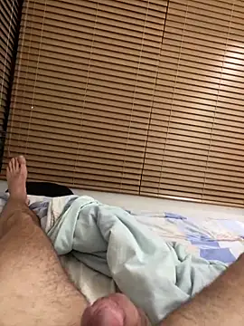 Snapshot of bruno106969 chatting on April 10, 10:36 pm bruno106969 online show from April 10, 10:36 pm