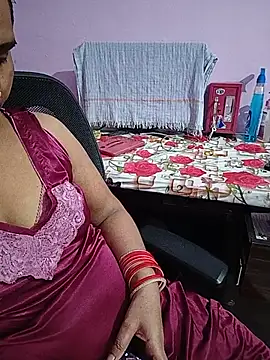 Snapshot of reemacouple007 chatting on July 3, 4:52 am reemacouple007 online show from July 3, 4:52 am