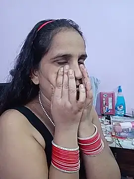 Snapshot of reemacouple007 chatting on July 5, 7:37 am reemacouple007 online show from July 5, 7:37 am