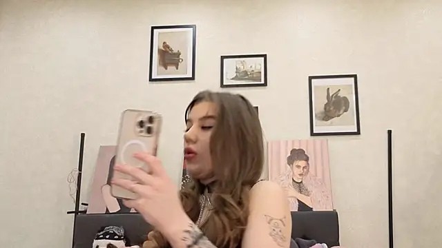 Snapshot of dolly_ll chatting on June 16, 1:47 pm dolly ll online show from June 16, 1:47 pm