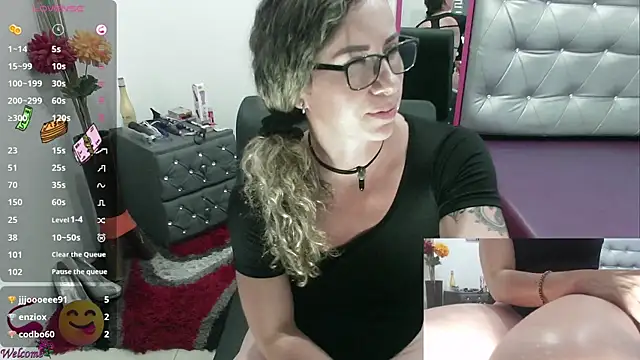 ViickySexy online show from February 13, 10:43 pm