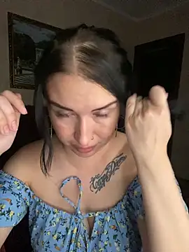 Snapshot of Roxana_Bell chatting on June 8, 5:57 pm Roxana Bell online show from June 8, 5:57 pm
