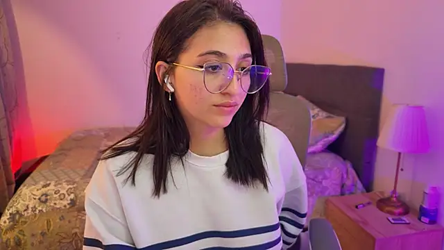 zoe moon18 online show from September 30, 5:45 am