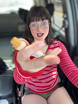 Snapshot of urpuppymoon chatting on February 14, 7:21 pm urpuppymoon online show from February 14, 7:21 pm