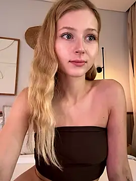 LunaRase online show from January 13, 6:18 am