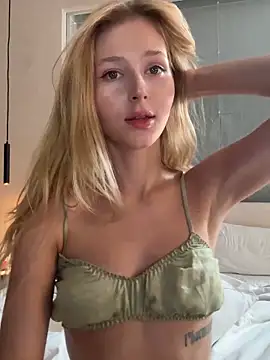 LunaRase online show from February 20, 6:26 am