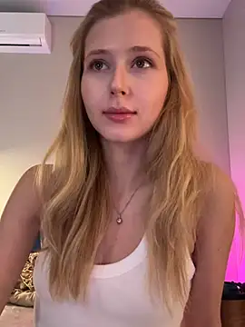 LunaRase online show from June 24, 7:07 am