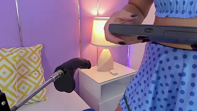 SophyRuiz  online show from February 25, 11:42 am