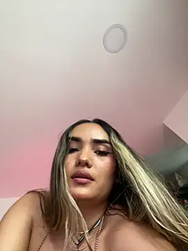 exoticcute online show from July 7, 4:55 pm