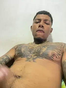 Snapshot of lil_durck777 chatting on February 6, 11:26 pm lil durck777 online show from February 6, 11:26 pm