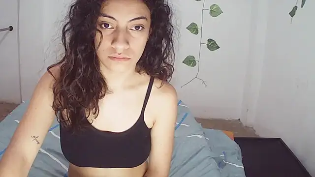 Snapshot of stephybrowm7 chatting on October 24, 3:41 pm stephybrowm7 online show from October 24, 3:41 pm