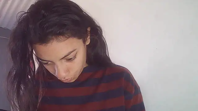 Snapshot of stephybrowm7 chatting on February 12, 3:29 pm stephybrowm7 online show from February 12, 3:29 pm