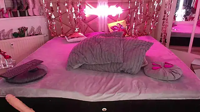 Snapshot of bonnievonclyde chatting on February 26, 7:16 pm bonnievonclyde online show from February 26, 7:16 pm