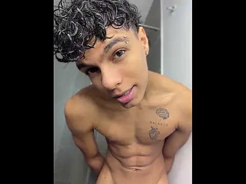 james dreams  online show from May 15, 10:50 pm