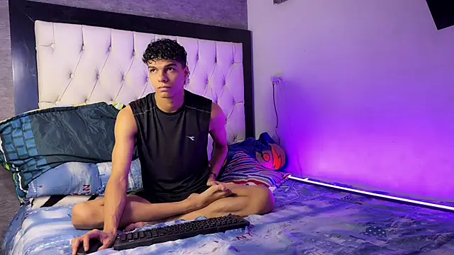 james dreams  online show from June 18, 9:30 pm
