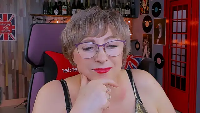 Snapshot of sugar_vivien chatting on October 12, 1:32 pm sugar vivien online show from October 12, 1:32 pm