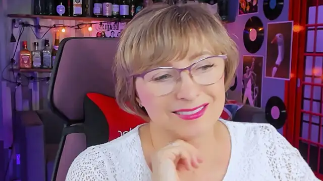 Snapshot of sugar_vivien chatting on October 13, 1:11 pm sugar vivien online show from October 13, 1:11 pm