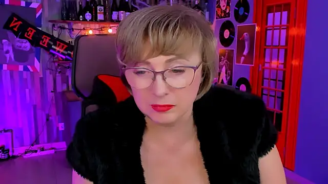 Snapshot of sugar_vivien chatting on October 28, 1:14 pm sugar vivien online show from October 28, 1:14 pm