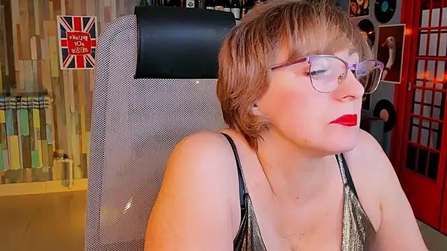 Snapshot of sugar_vivien chatting on December 3, 2:15 pm sugar vivien online show from December 3, 2:15 pm