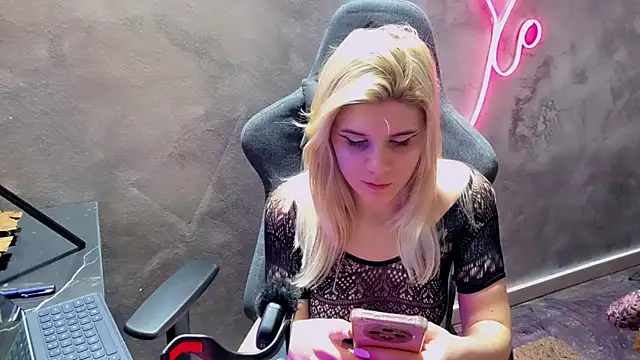 LeylaRosse online show from February 17, 7:49 am