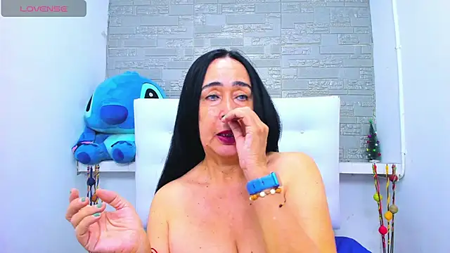 HorniestMilf online show from October 27, 9:41 pm