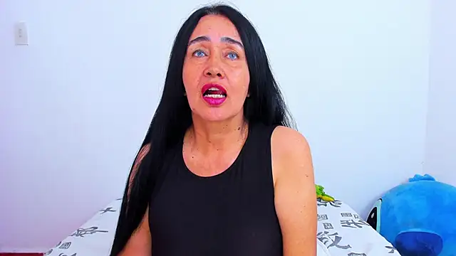 HorniestMilf online show from February 18, 7:10 pm