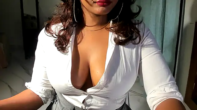 Bad Girl Kayra69 online show from January 18, 6:55 pm