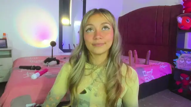 alisson zafiro  online show from December 14, 3:15 pm